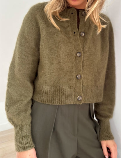 Darcy Cardigan | klassisch kurze Jacke mit Sunday und Tynn Silk Mohair von Sandnes