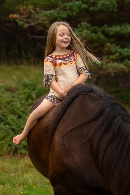 Linka Neumann Hopi Kleid Kinder  mit Line von Sandnes Garn 3