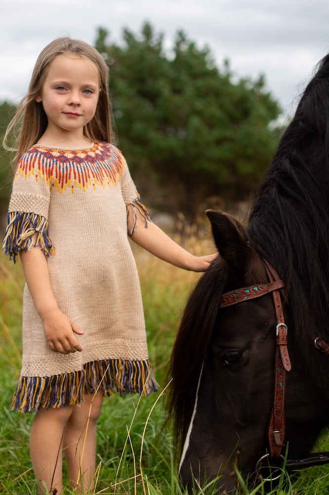 Linka Neumann Hopi Kleid Kinder  mit Line von Sandnes Garn 5