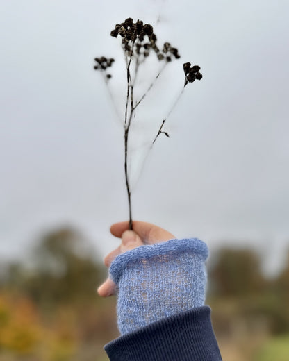 Morgennebel Handstulpen von Rabea mit Sensai von ITO Yarn 1