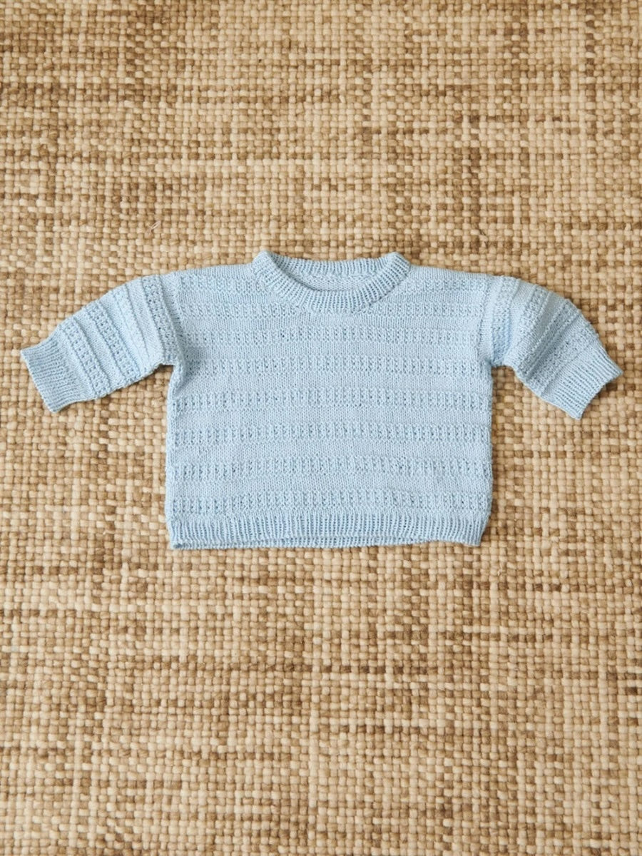 Sandnes Kollektion 2407, Fillip Set aus Pullover, Hose und Mütze mit Mandarin Petit von Sandnes Garn 8