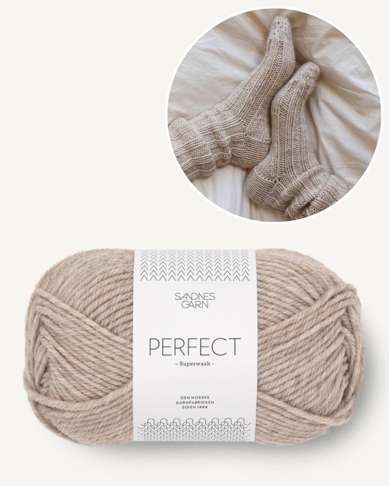 PetiteKnit Sunday Socks aus Perfect hellbeige meliert