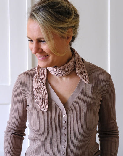 Rosetaa Scarf von AuguteKnit mit Line von Sandnes Garn 5