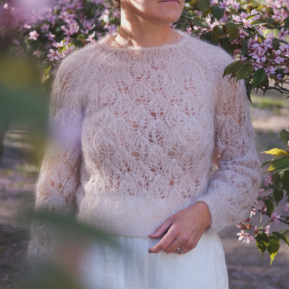 Tiny Leaves Sweater von Auguste Knit mit Ballerina Chunky Mohair von Sandnes Garn 2