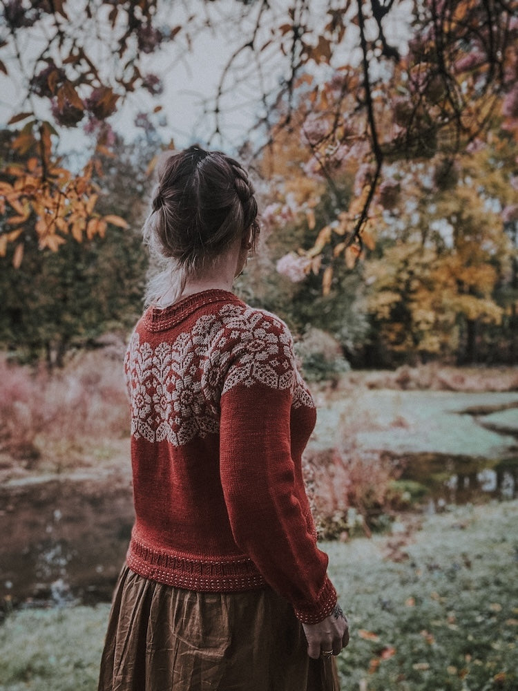 Autumn Alpine Sweater von Caitlin Hunter mit Tynn Merinoull von Sandnes Garn 6