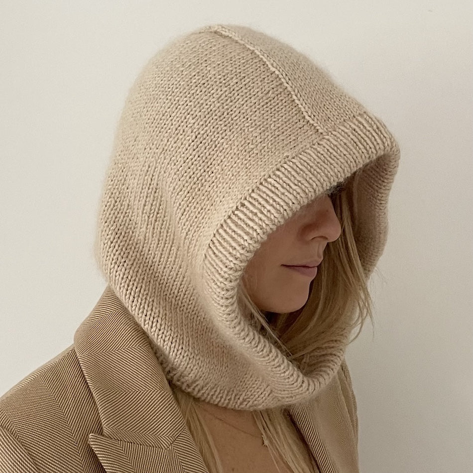 Coco Amour Knitwear Harris Hood Schalkapuze aus Smart und Tynn Silk Mohair von Sandnes Garn 3