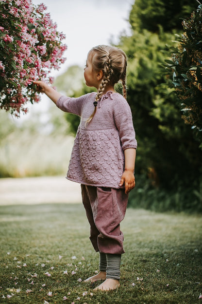 Kleid Winterwiesenblume von Kleinigkeitenliebe mit Double Sunday von Sandnes Garn 4