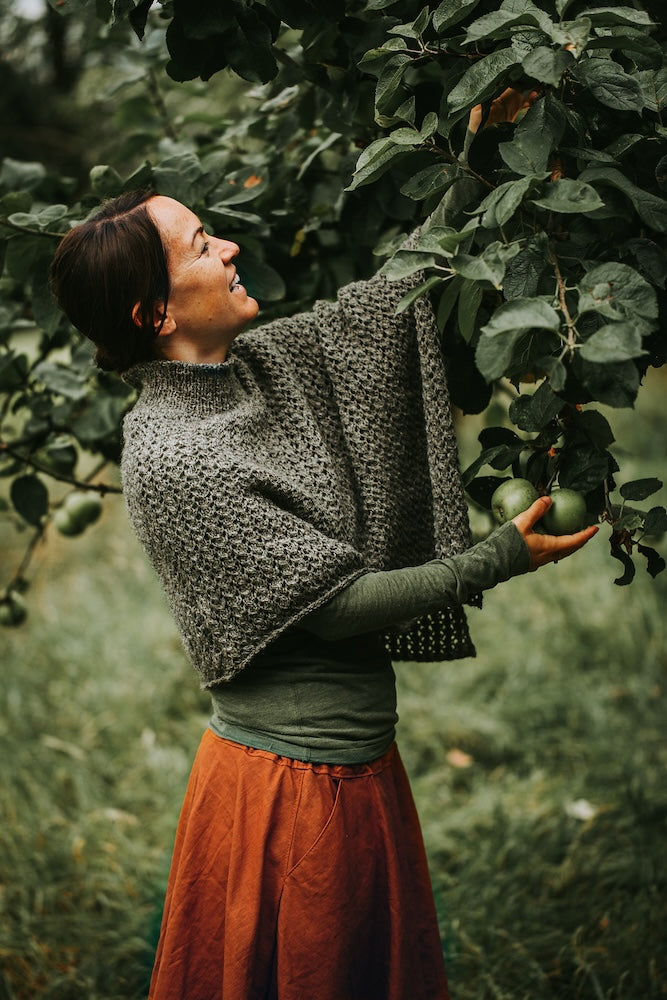 Poncho Akina von Kleinigkeitenliebe mit Alpakka Ull von Sandnes Garn 1