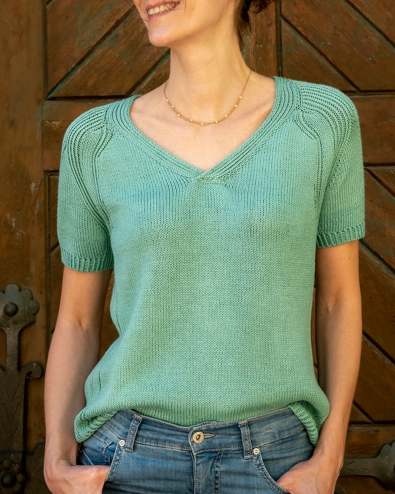 Sway Line Tee V-neck von knitting.adventures ,mit Cumbria von Pascuali 1