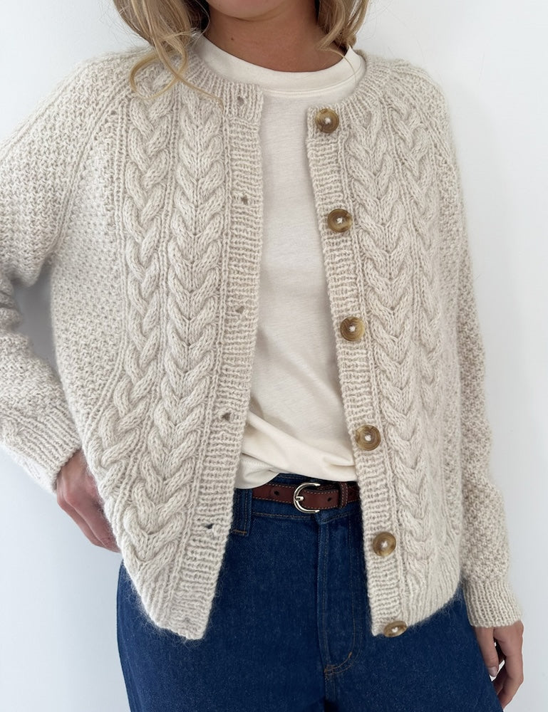 Siri Cardigan von LeKnit mit Poppy von Sandnes Garn 4