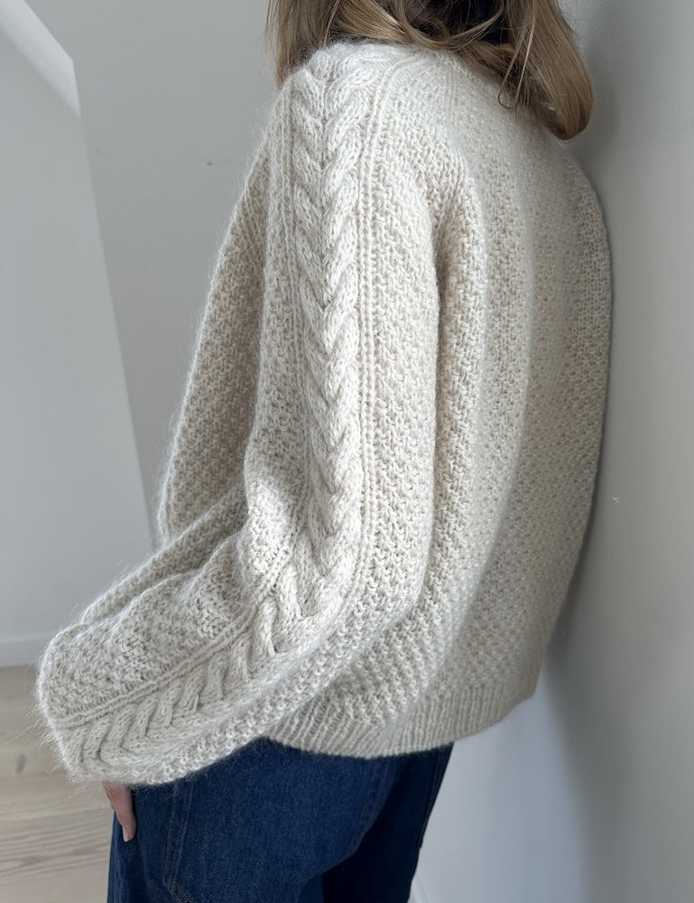 Siri Cardigan von LeKnit mit Poppy von Sandnes Garn 8