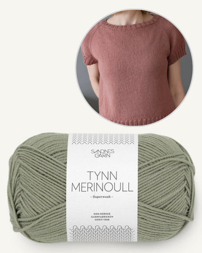 Minimalistic Tee von Suviknits mit Tynn Merinoull von Sandnes Garn 15