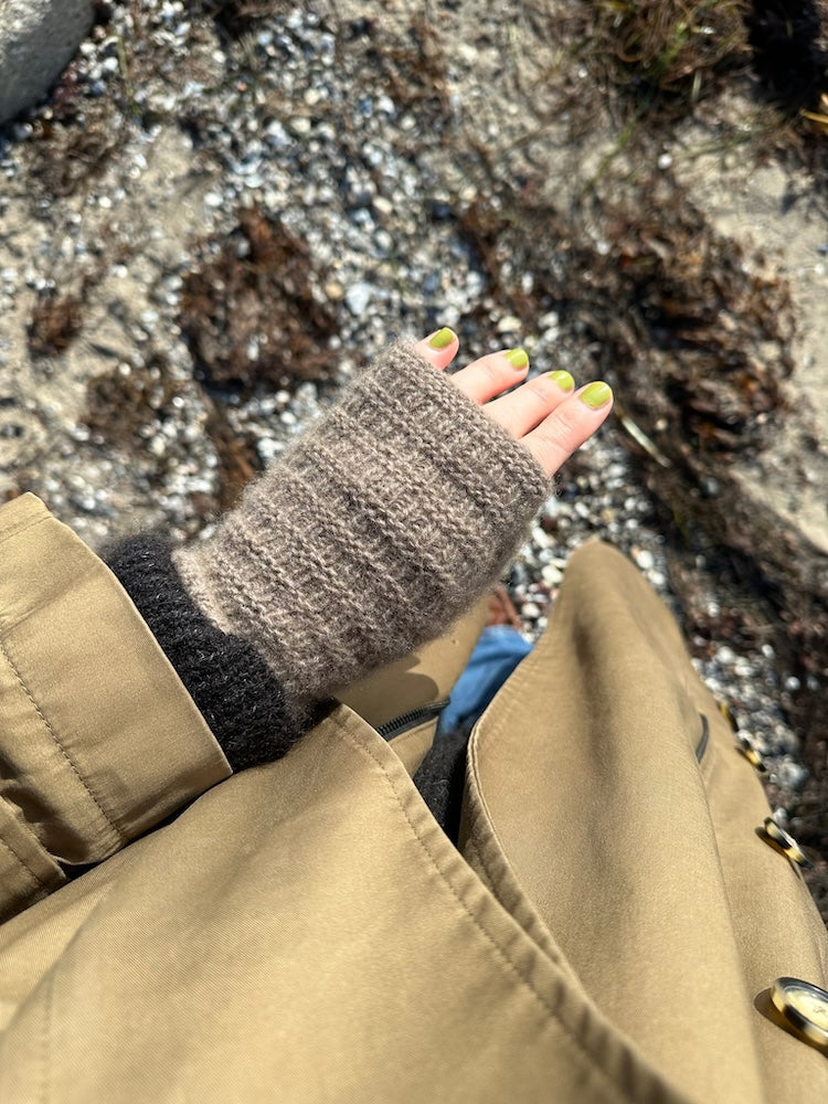 My Favourite Things Knitwear Gloves No. 1 aus Bio Cashmere 6/28 von Pascuali 2