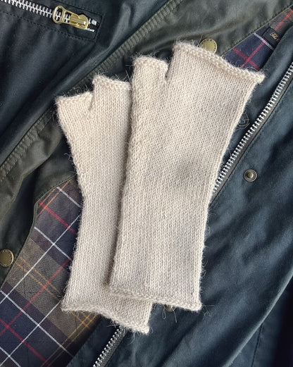 Penny Gloves von PetiteKnit mit Classic Cashmere von Cardiff 5