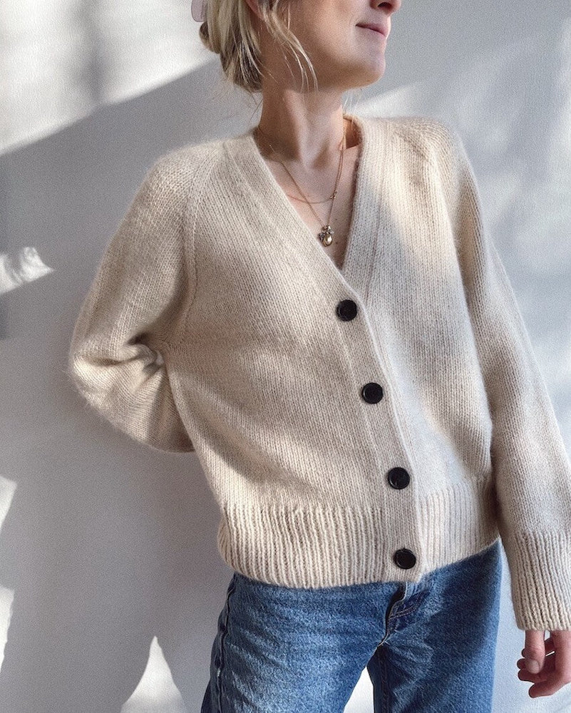 PetiteKnit, Champagne Cardigan aus Double Sunday und Tynn Silk Mohair von Sandnes Garn 1