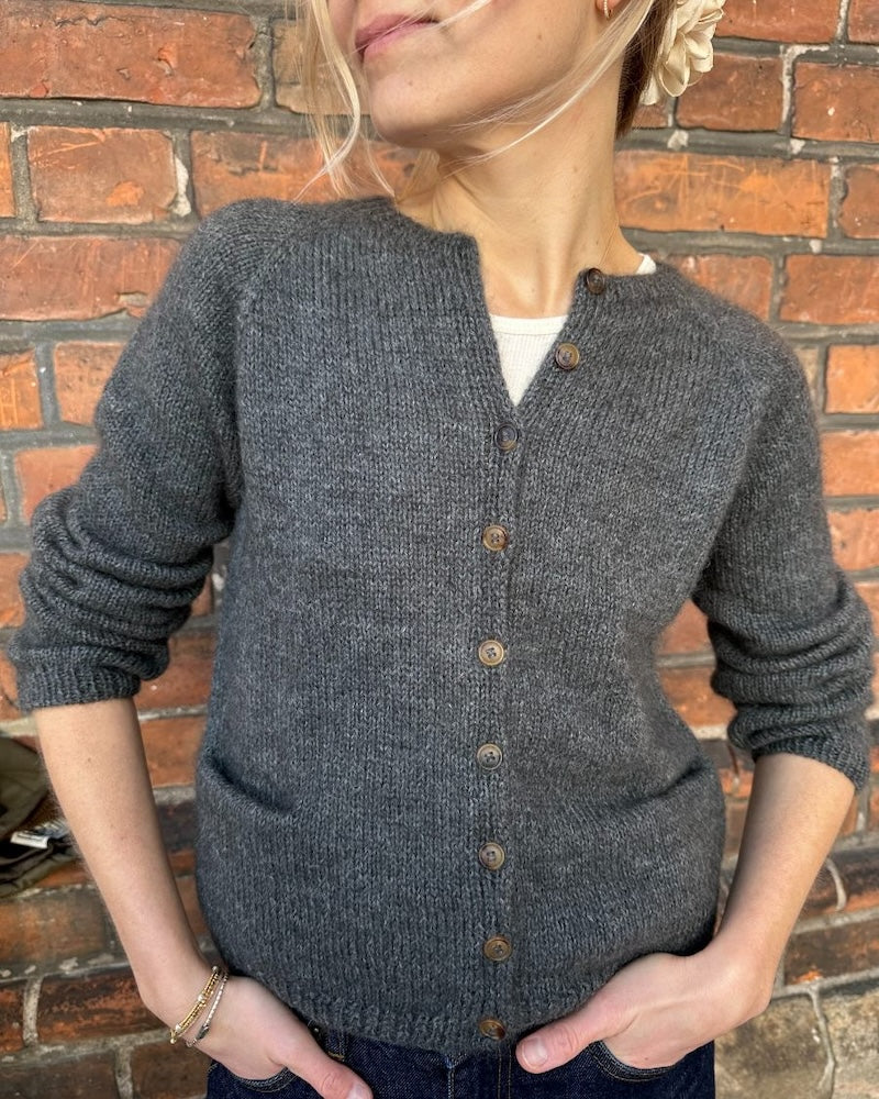 PetiteKnit Copenhagen Cardigan aus Tynn Peer Gynt mit Tynn Silk Mohair von Sandnes Garn 2