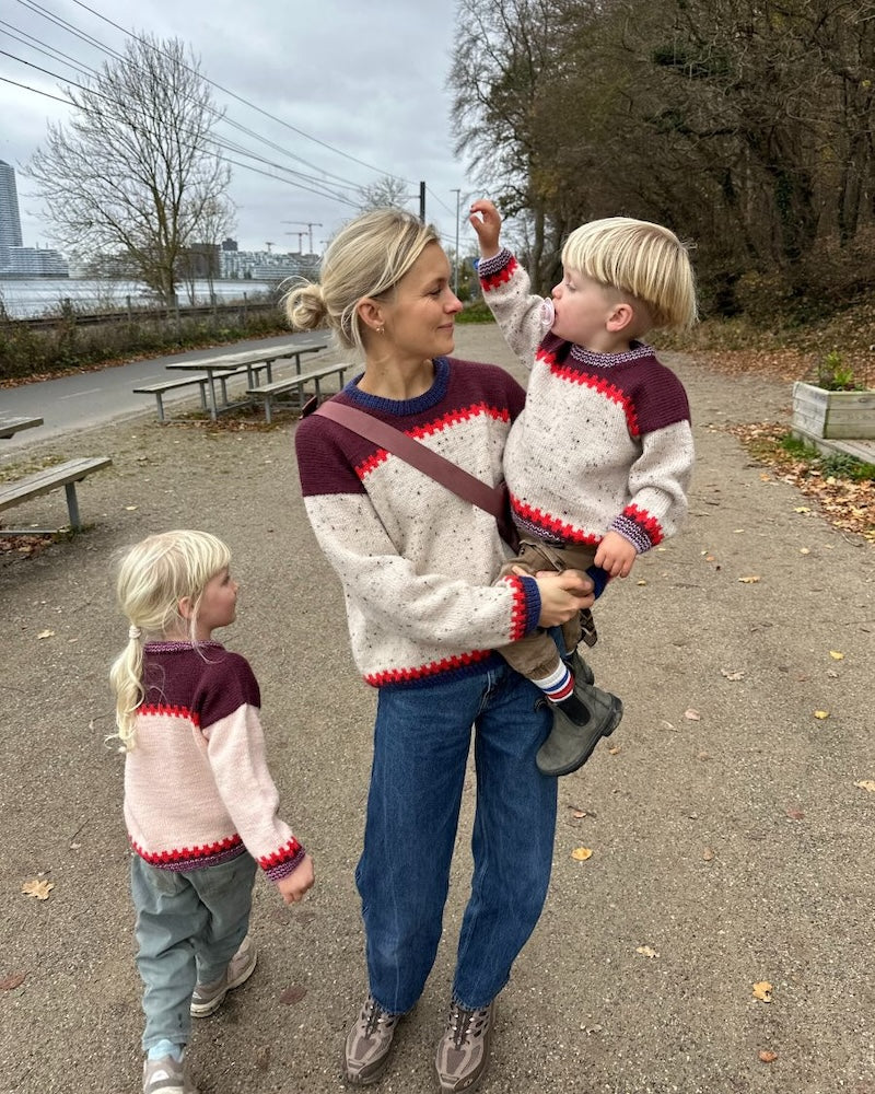 Cross Sweater von PetiteKnit mit Peer Gynt von Sandnes Garn 3