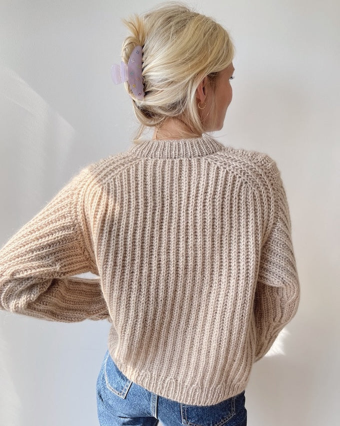 PetiteKnit September Sweater aus Peer Gynt mit Tynn Silk Mohair von Sandnes Garn 3