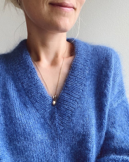 PetiteKnit Stockholm Sweater V-Neck mit Tynn silk Mohair von Sandnes Garn 3