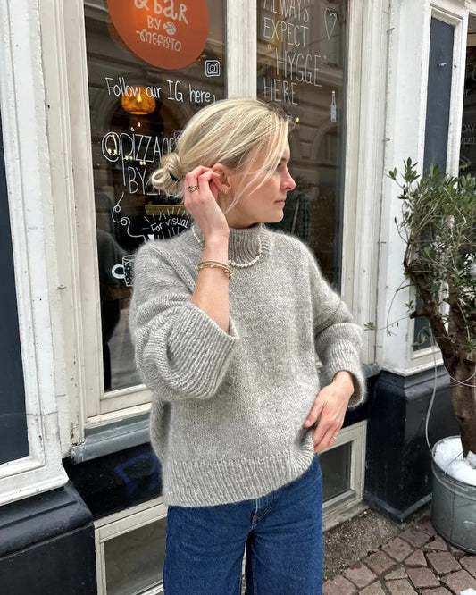 PetiteKnit Weekend Sweater mit Poppy und Tynn Silk Mohair von Sandnes Garn 1