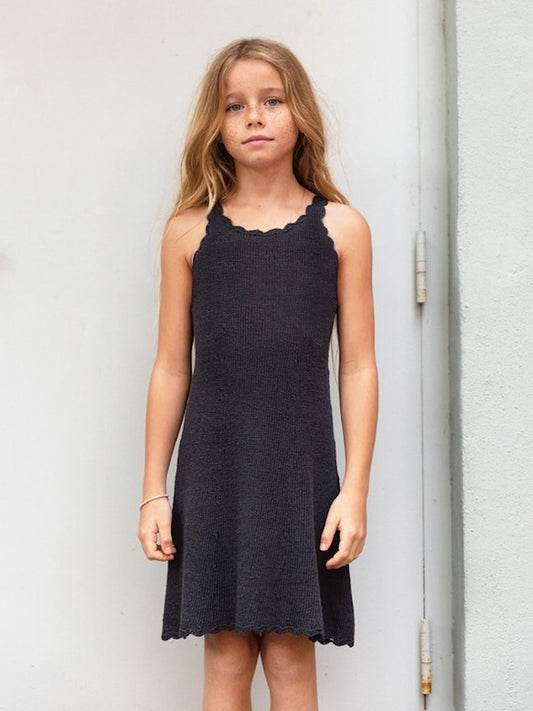 Sandnes Kollektion 2405 Sommer Kinder: Linnea Dress 1