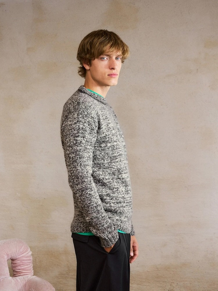 Harvey Sweater Man aus der Sandnes Kollektion 2412 MR mit Tynn Peer Gynt von Sandnes Garn 7