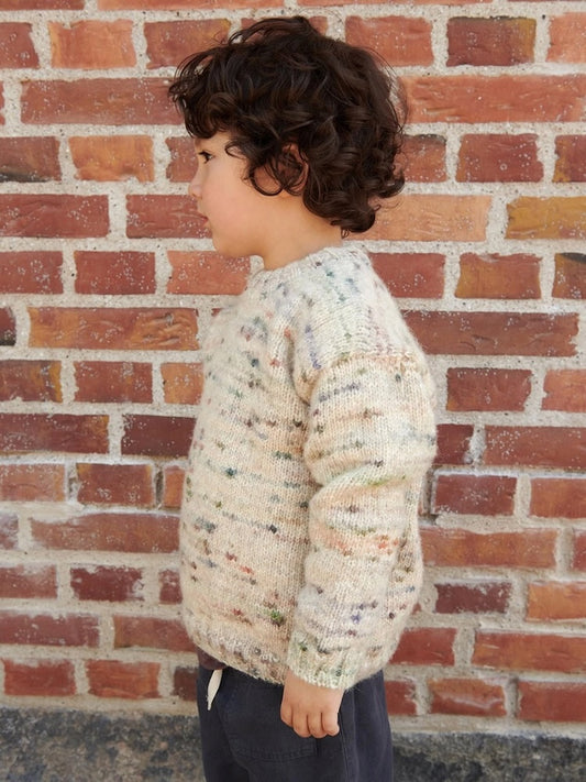 Dave Sweater Junior aus der Kollektion Sandnes 2408 Mykt Til Barn mit Poppy 1