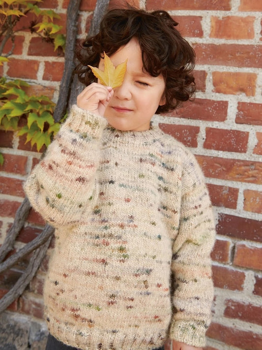 Dave Sweater Junior | Set aus Garn und Anleitung aus der Kollektion 2408 - Mykt til Barn