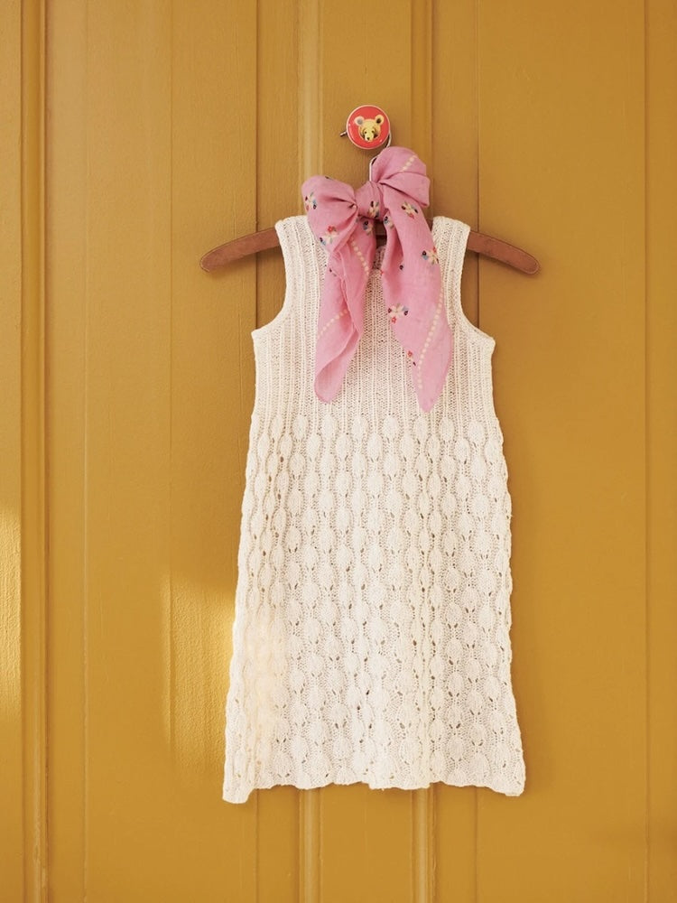 Lilja Dress Sandnes Kollektion 2407 Sommer Baby mit Tynn Line von Sandnes Garn 2