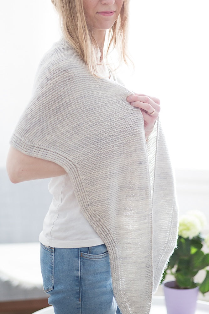 Midsummer Shawl von Suvi Knits mit Saffira von Pascuali 2