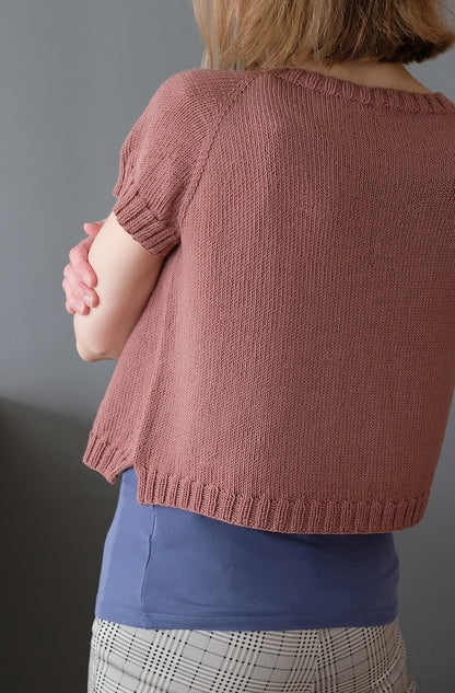 Minimalistic Tee von Suviknits mit Tynn Merinoull von Sandnes Garn 2