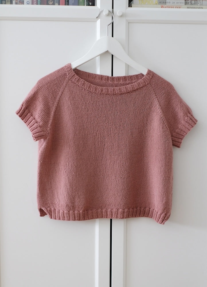 Minimalistic Tee von Suviknits mit Tynn Merinoull von Sandnes Garn 3