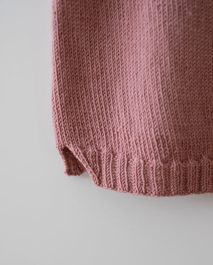 Minimalistic Tee von Suviknits mit Tynn Merinoull von Sandnes Garn 4