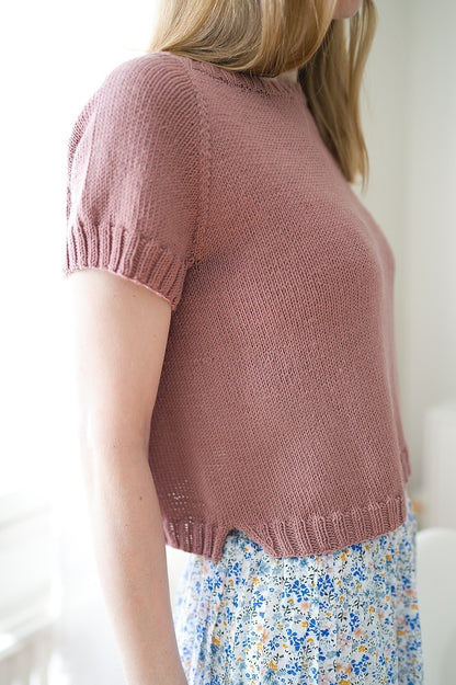 Minimalistic Tee von Suviknits mit Tynn Merinoull von Sandnes Garn 6