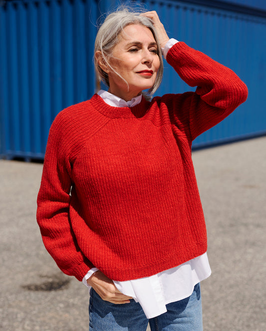 Iuvat Pullover von Tiril Ilebekk Hansen, Farbe piment 1