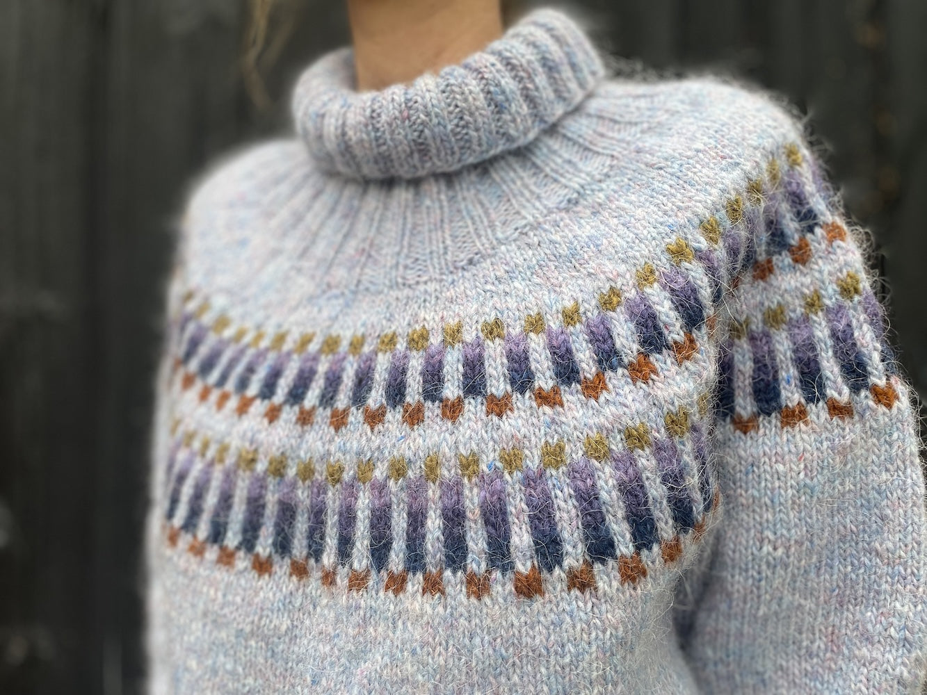 Pluret Sweater von The Weststrand Sisters mit Peer Gynt von Sandnes Garn 3