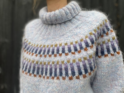 Pluret Sweater von The Weststrand Sisters mit Peer Gynt von Sandnes Garn 3