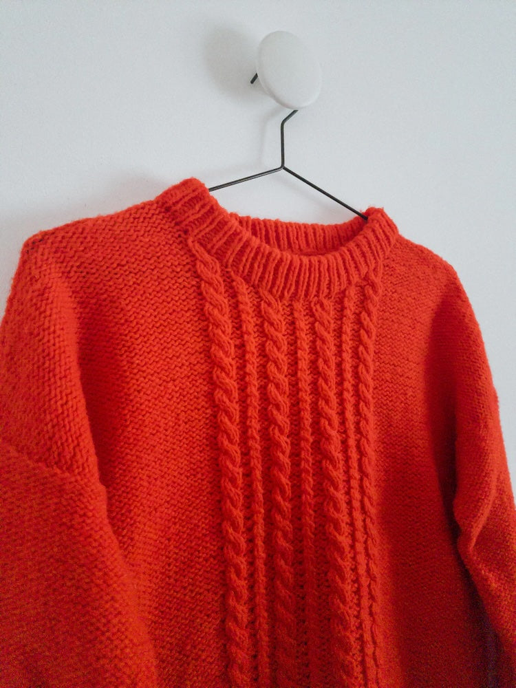 Helios Sweater von Woodlandsknits mit Skadi von Hey Mama Wolf 3